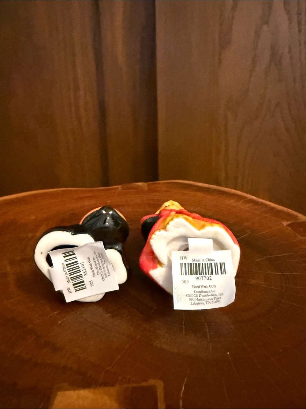 Cracker Barrel Halloween Ceramic Cat Salt & Pepper Shakers Witch Vampire Set - Picture 3 of 4